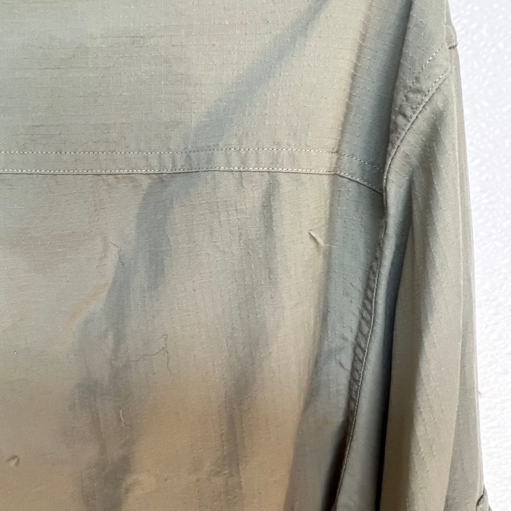 L.L. Bean Mens Size M Traveller Long Sleeve Button Up Collared Shirt Khaki Solid - Picture 8 of 9